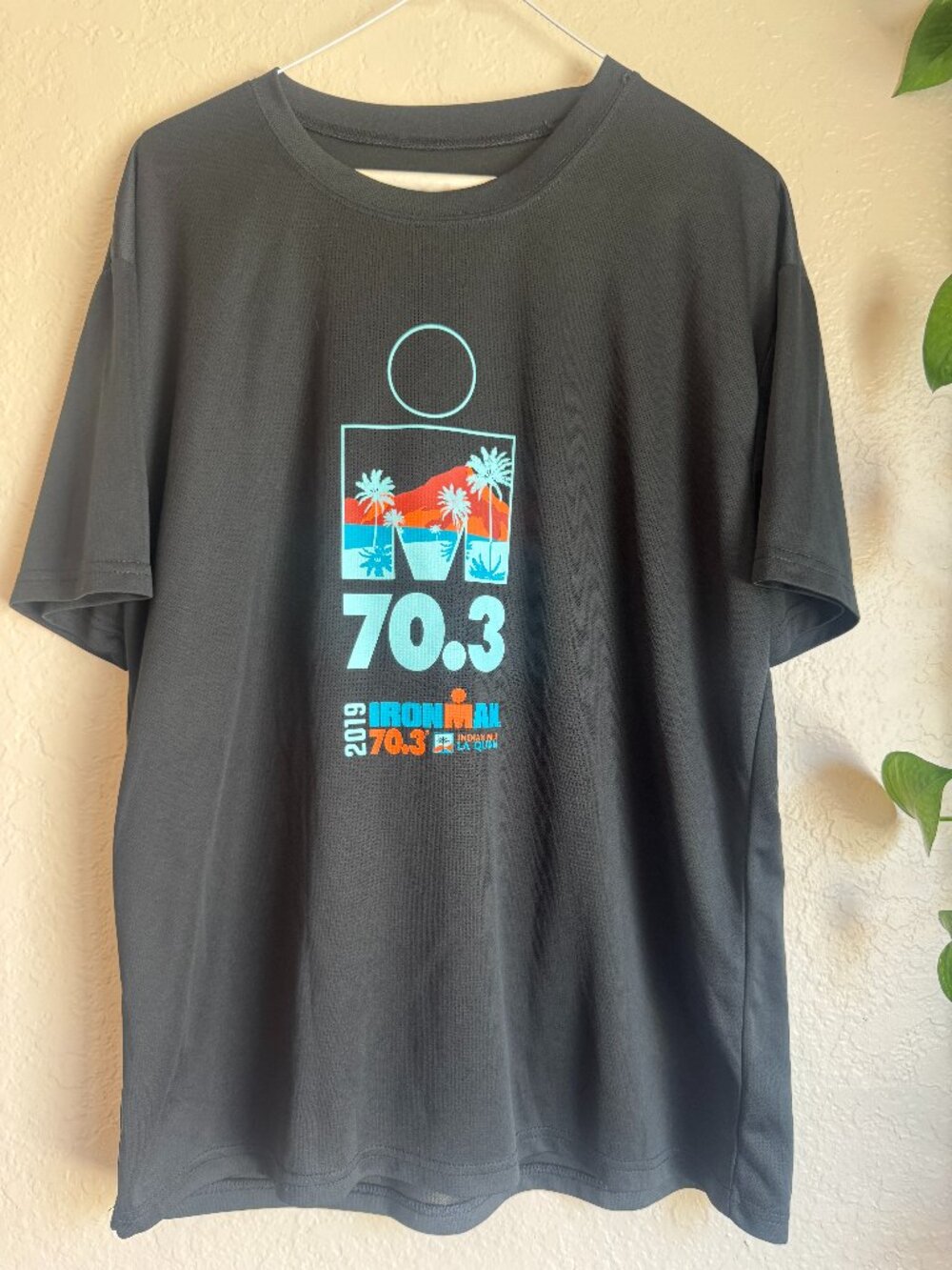IRONMAN 70.3 Indian Wells 2019 Shirt Men’s Large California Triathlon Tee